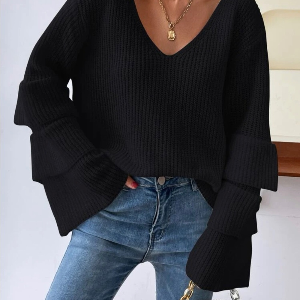 Boutique Bell Sleeve Sweater NWOT